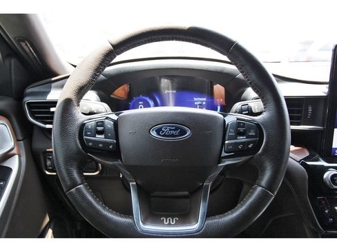 Certified 2023 Ford Explorer King Ranch w/ Technology Package AWD/4WD image 14