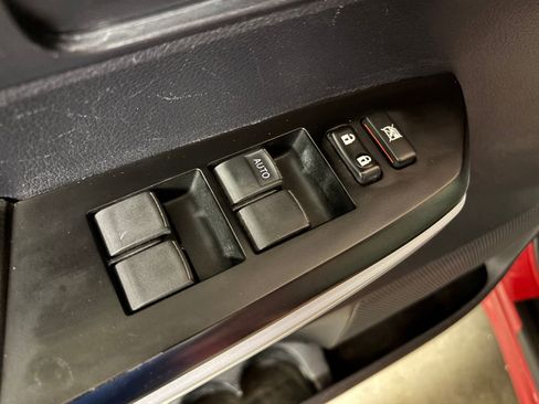 Used 2020 Toyota Tundra SR5 w/ SR5 Leather Package image 11