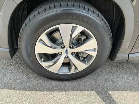 Certified 2023 Subaru Ascent Premium w/ Convenience Package AWD/4WD image 9