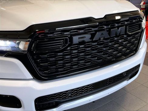 Used 2025 RAM 1500 Big Horn AWD/4WD image 32
