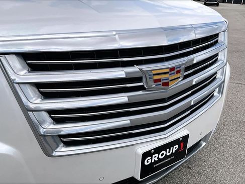 Used 2016 Cadillac Escalade ESV Platinum image 30
