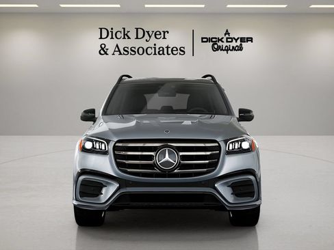 Used 2025 Mercedes-Benz GLS 450 4MATIC image 34