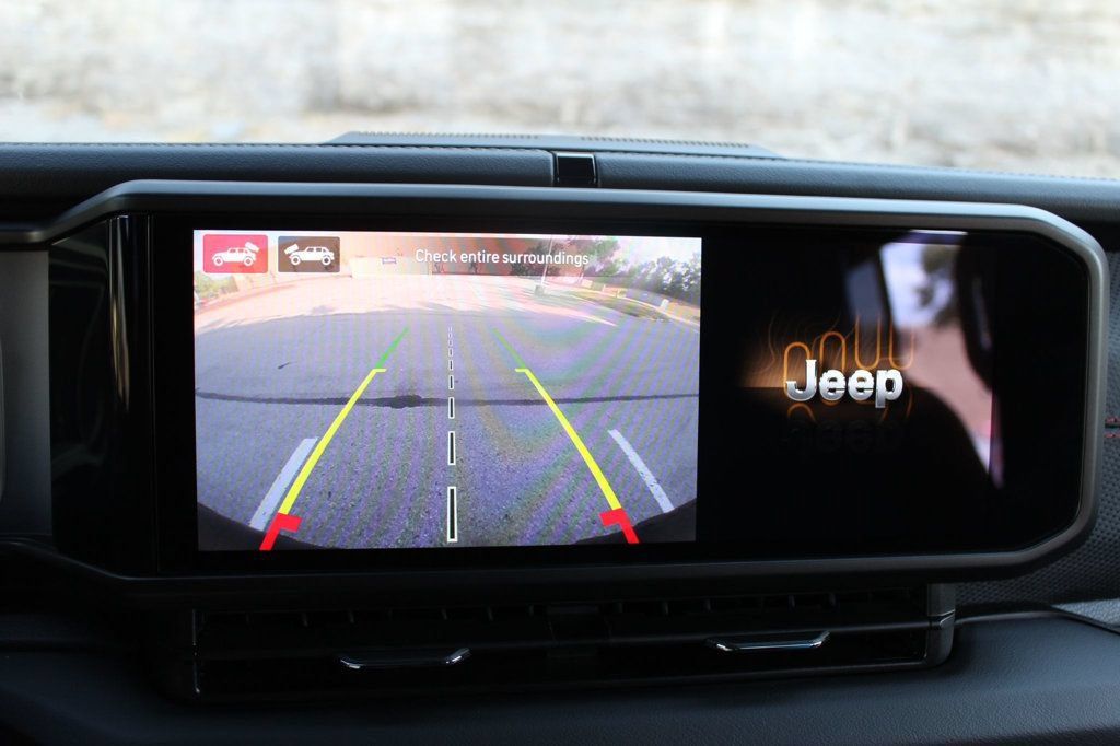 Used 2026 Jeep Wrangler Unlimited Rubicon 392 w/ Quick Order Package 27X Moab AWD/4WD image 15