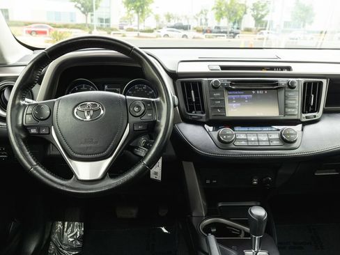 Used 2018 Toyota RAV4 XLE w/ All Weather Liner Package FWD image 29