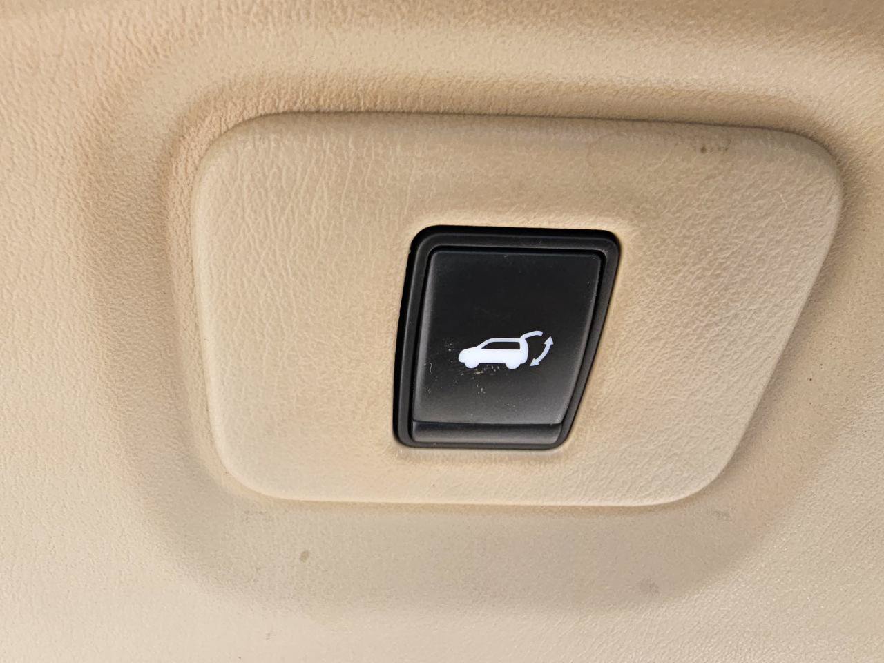 Used 2014 Nissan Pathfinder Platinum w/ Platinum Premium Package FWD image 23