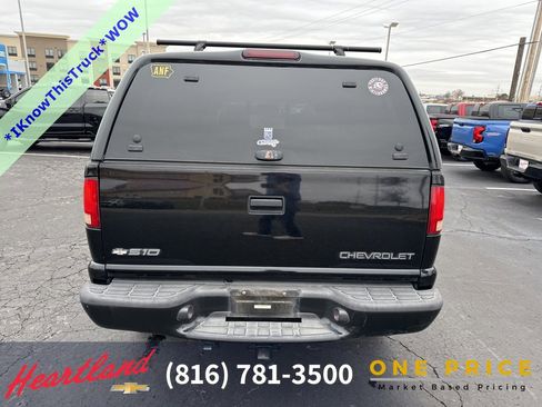 Used 2000 Chevrolet S10 Pickup LS w/ Preferred Equipment Group image 18