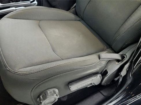 Used 2019 Jeep Wrangler Unlimited Sport S image 24