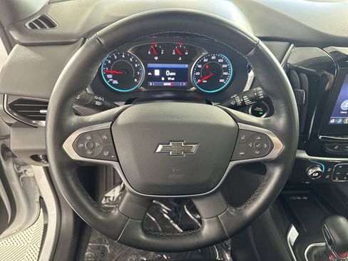 Used 2023 Chevrolet Traverse RS FWD image 14