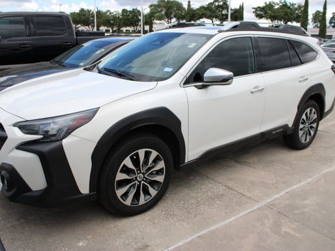 Used 2023 Subaru Outback Touring XT AWD/4WD image 3