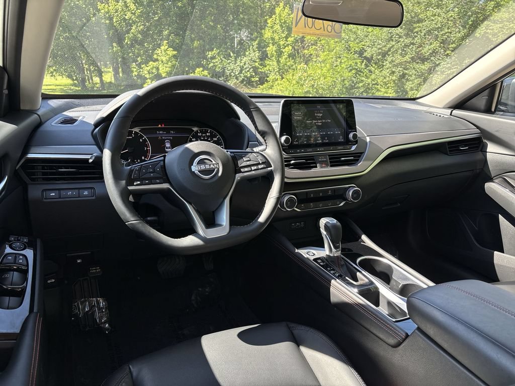 Certified 2025 Nissan Altima 2.5 SR FWD image 18