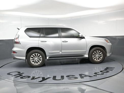 Used 2014 Lexus GX 460 w/ Premium Package AWD/4WD image 10