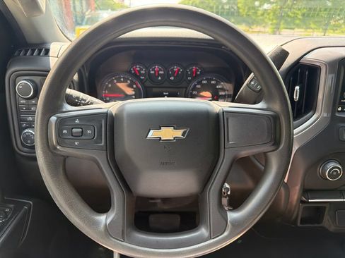 Used 2019 Chevrolet Silverado 1500 Custom w/ Custom Convenience Package AWD/4WD image 28