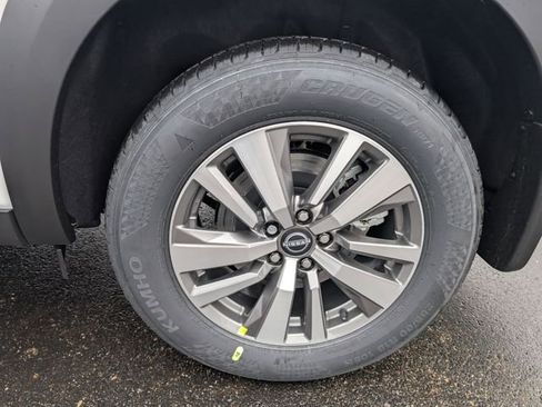 New 2025 Nissan Pathfinder SL w/ Black Appearance Package image 25