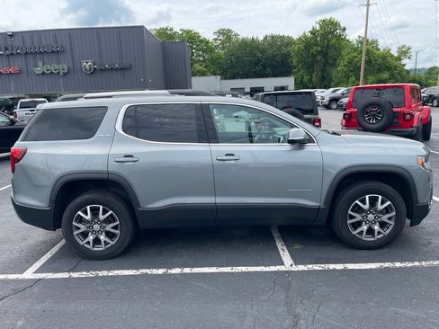 Used 2023 GMC Acadia SLE w/ Driver Convenience Package FWD image 7