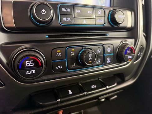 Used 2018 Chevrolet Silverado 1500 LT w/ All Star Edition image 31