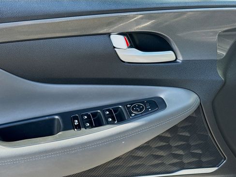 Used 2022 Hyundai Santa Fe SEL w/ Convenience + Premium Package image 16