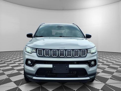 Used 2024 Jeep Compass Limited AWD/4WD image 2