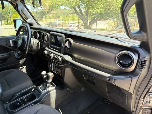 Used 2020 Jeep Wrangler Unlimited Sport AWD/4WD image 36