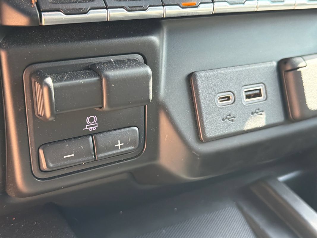 Used 2022 GMC Sierra 3500 Denali AWD/4WD image 34