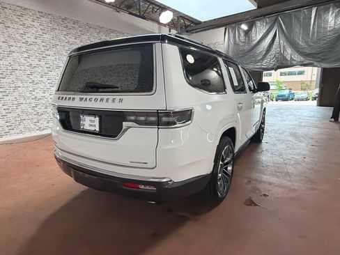 Used 2022 Jeep Grand Wagoneer Series III AWD/4WD image 7