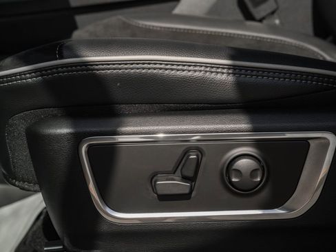 New 2026 RAM 1500 Laramie AWD/4WD image 41