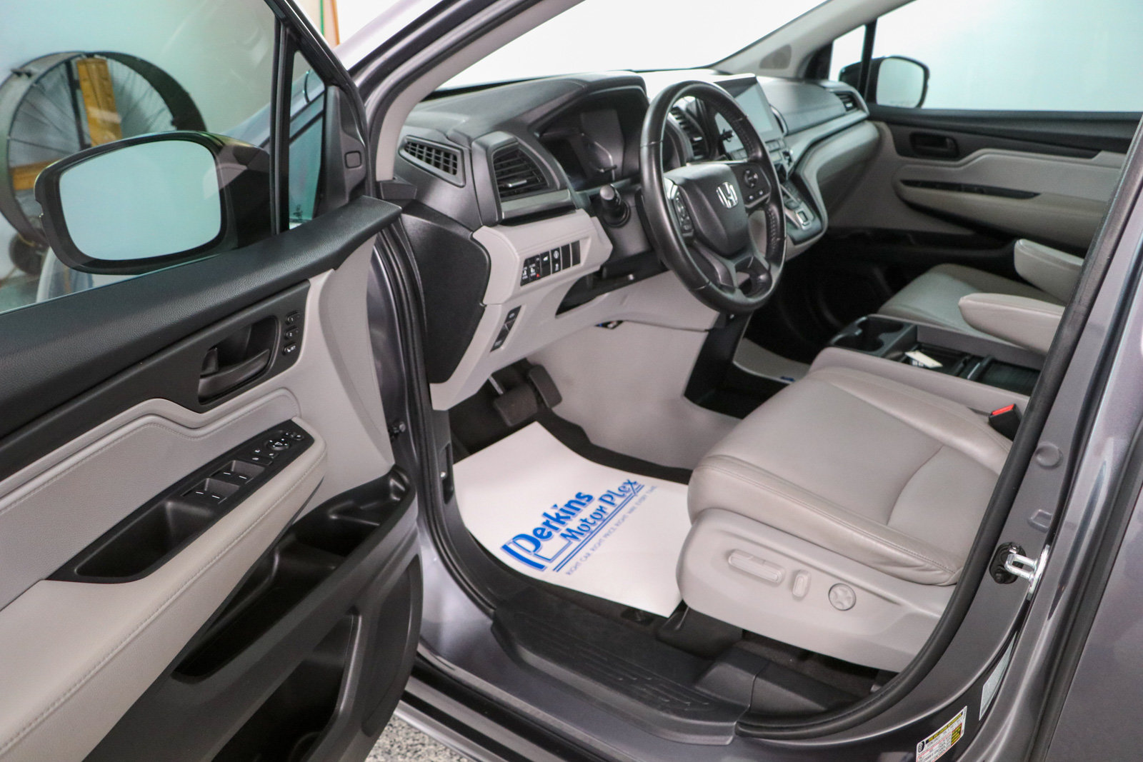 Used 2024 Honda Odyssey EX-L image 3