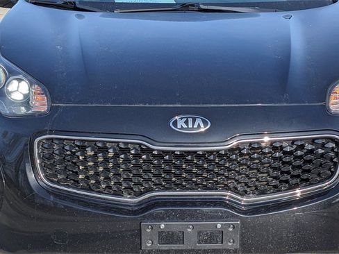 Used 2018 Kia Sportage LX image 9
