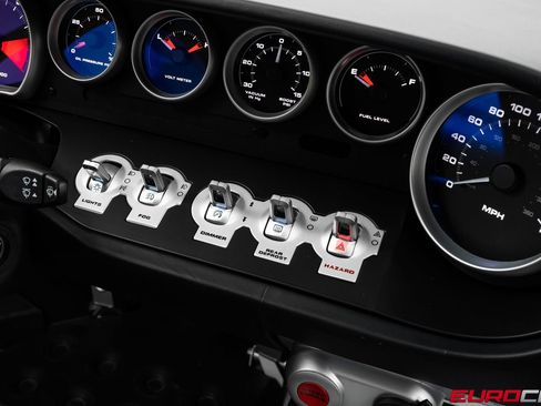 Used 2006 Ford GT RWD image 37