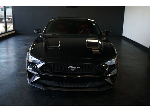 Used 2022 Ford Mustang GT RWD image 2