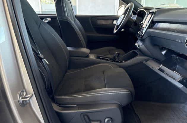 Used 2023 Volvo XC40 Recharge Ultimate AWD/4WD image 5