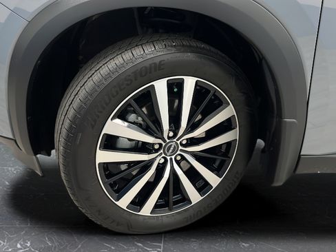 Used 2025 Nissan Pathfinder Platinum AWD/4WD image 36