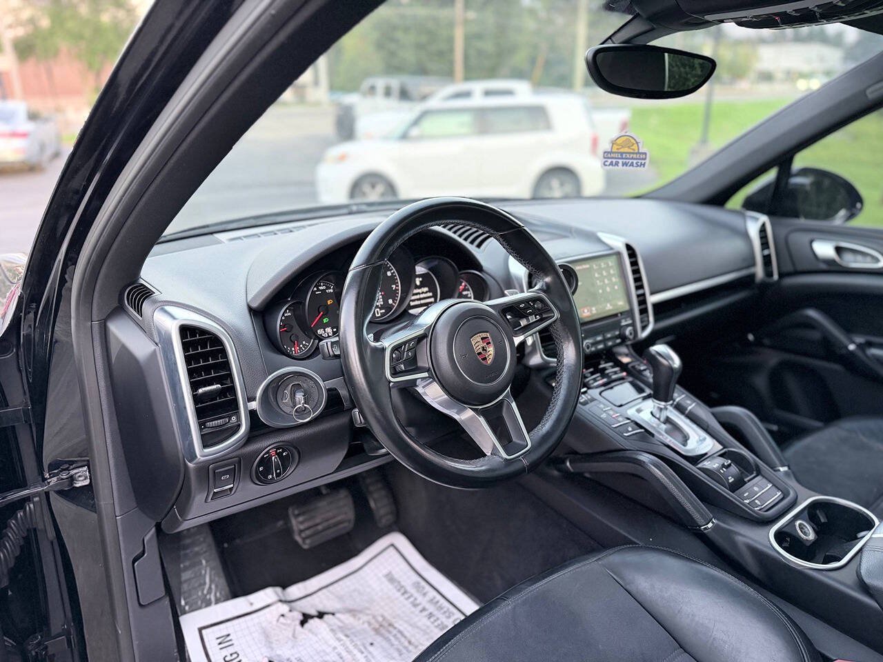 Used 2017 Porsche Cayenne Platinum Edition AWD/4WD image 26