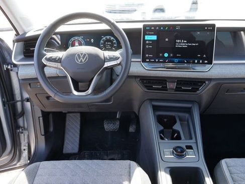 Used 2025 Volkswagen Tiguan S image 21