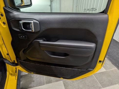 Used 2021 Jeep Wrangler Unlimited Islander image 25