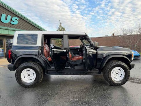 Used 2025 Ford Bronco Heritage Edition AWD/4WD image 9