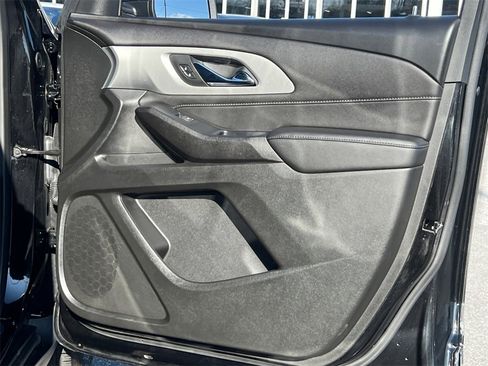 Used 2022 Chevrolet Traverse LT image 10