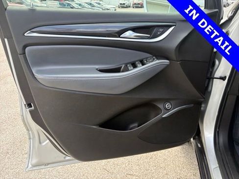 Used 2019 Buick Enclave Essence FWD image 19