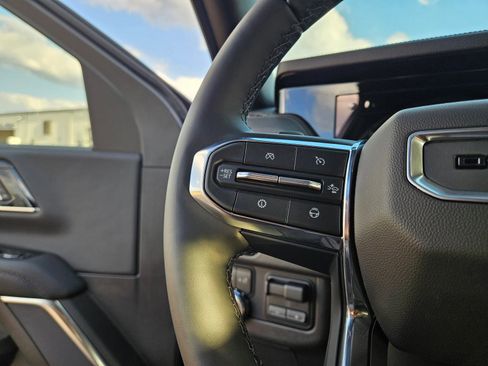 New 2026 GMC Yukon Denali w/ Denali Reserve Package AWD/4WD image 12