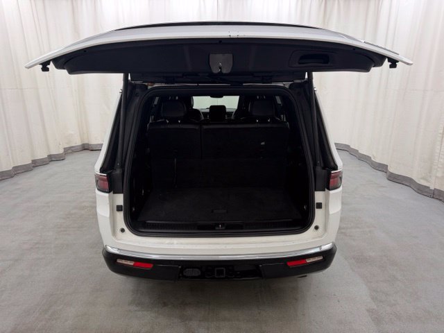 Used 2024 Jeep Wagoneer Series II w/ Flexible Seating Group AWD/4WD image 14