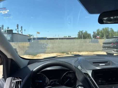 Used 2015 Ford Escape SE w/ Equipment Group 201A FWD image 22