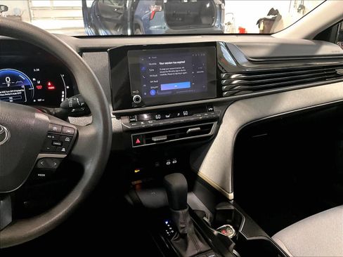 Used 2025 Toyota Camry LE FWD image 18