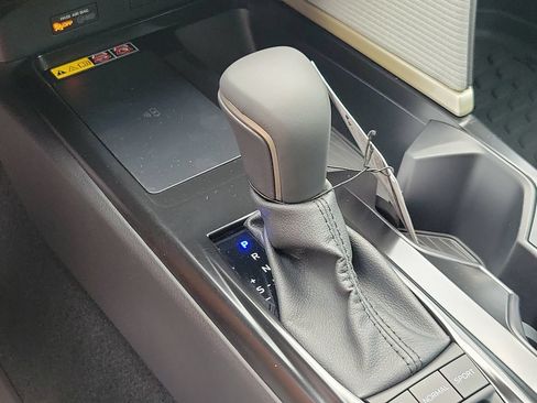 Used 2026 Toyota Camry SE FWD image 26