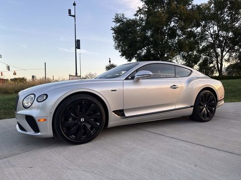 Used 2024 Bentley Continental GT image 2