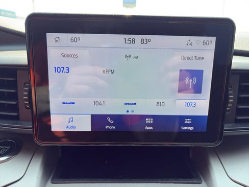 Used 2022 Ford Explorer XLT AWD/4WD image 23