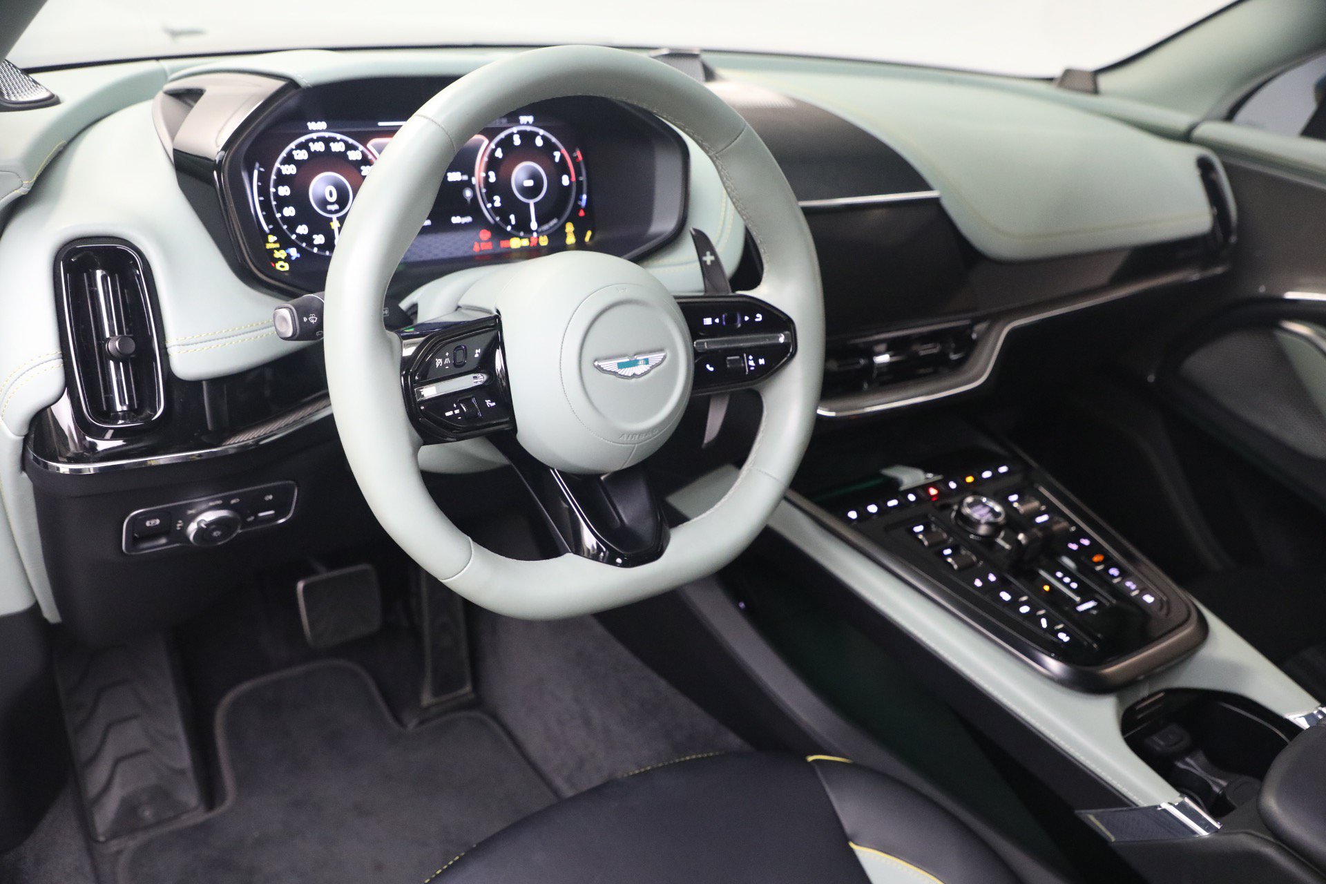 Used 2025 Aston Martin DBX 707 AWD/4WD image 16