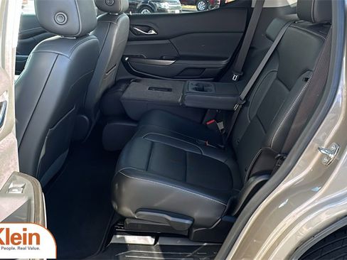 Used 2023 GMC Acadia SLT w/ Trailering Package image 28