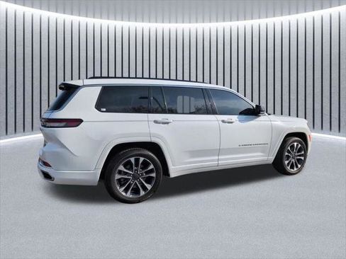 Certified 2025 Jeep Grand Cherokee L Overland w/ Luxury Tech Group IV AWD/4WD image 5