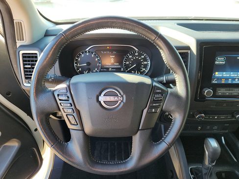 Used 2022 Nissan Frontier SV w/ Technology Package image 16