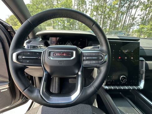 Certified 2025 GMC Acadia Elevation w/ Black Edition FWD image 11