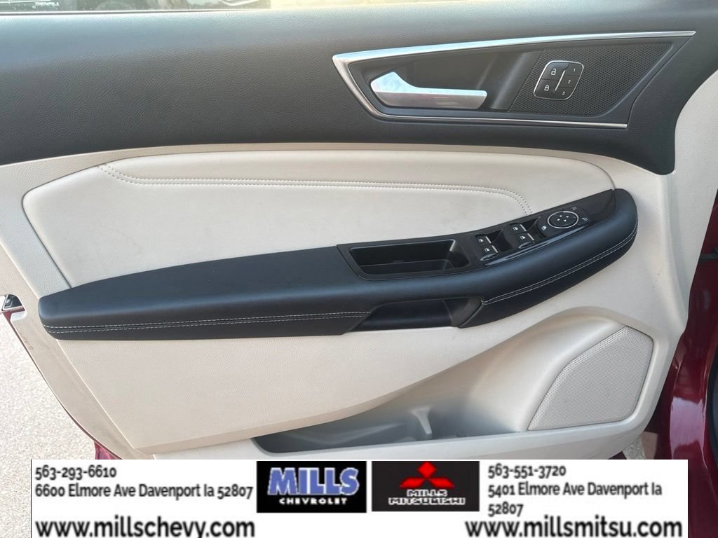 Used 2018 Ford Edge Titanium w/ Technology Package AWD/4WD image 10